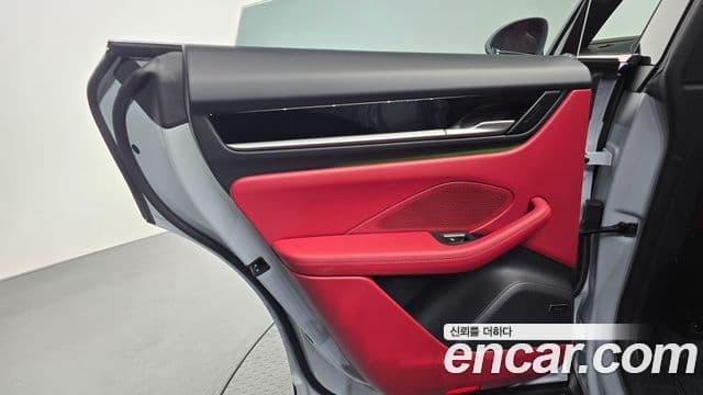 Porsche Macan EV 2025 — ფოტო 23/35
