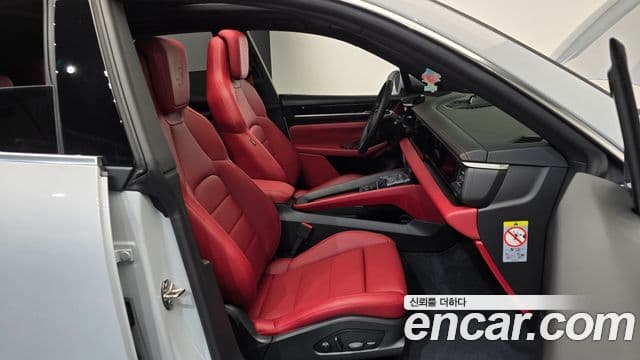 Porsche Macan EV 2025 — ფოტო 26/35
