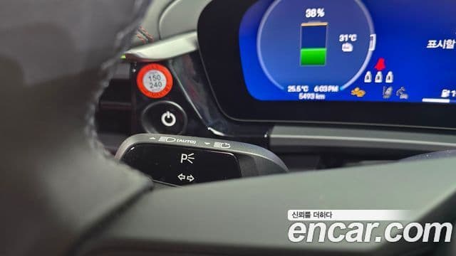 Porsche Macan EV 2025 — ფოტო 4/35