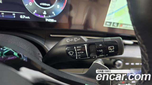 Kia Carnival 2022 — ფოტო 20/36