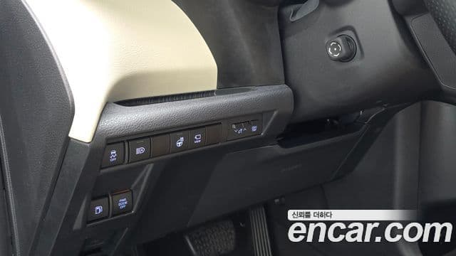 Toyota Sienna 2022 — Şəkil 22/36