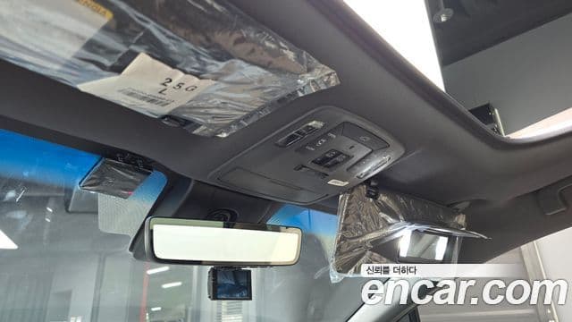 Toyota Sienna 2022 — Şəkil 28/36