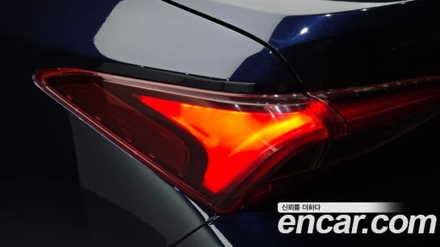 Toyota Avalon 2021 — Şəkil 26/30