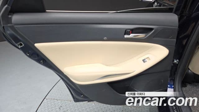 Toyota Avalon 2021 — Şəkil 10/30
