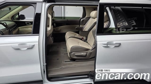 Kia Carnival 2025 — Фото 19/20