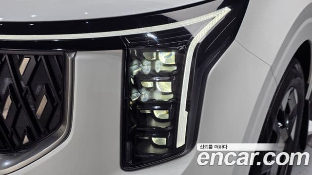 Kia Carnival 2025 — Şəkil 2/40