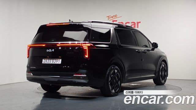 Kia Carnival 2023 — Фото 2/20