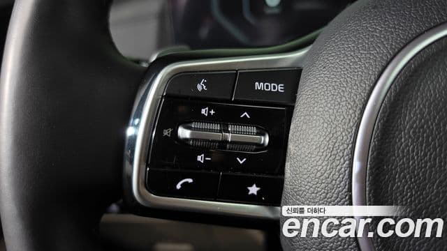 Kia Carnival 2023 — Фото 16/20