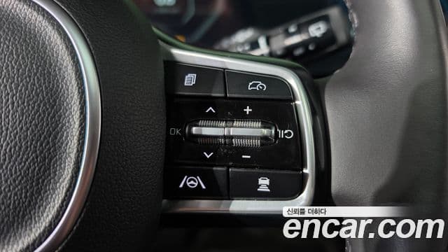 Kia Carnival 2023 — Фото 17/20