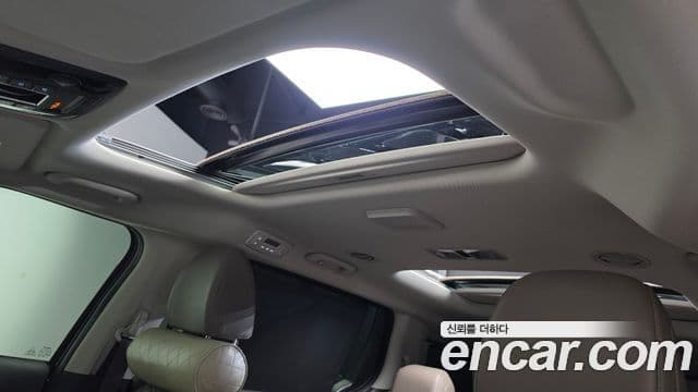 Kia Carnival 2023 — Фото 18/20