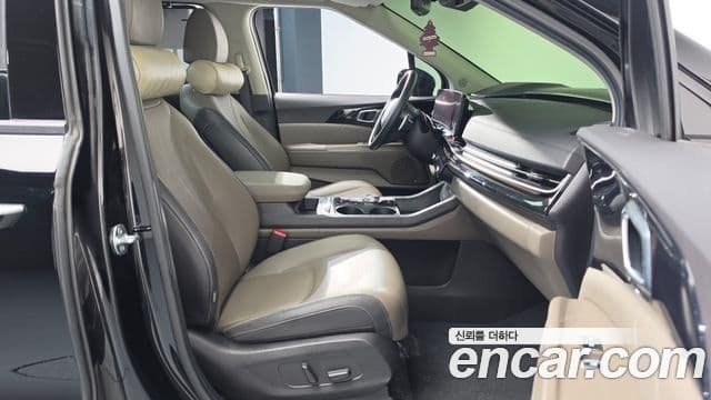 Kia Carnival 2023 — ფოტო 9/45