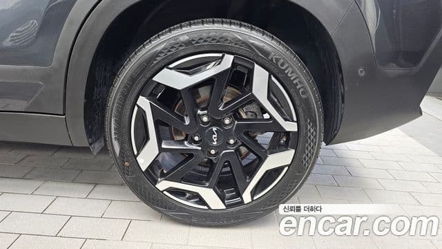 Kia Seltos 2022 — Şəkil 28/34
