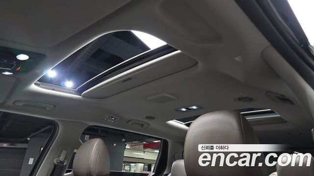 Kia Carnival 2024 — Фото 16/20