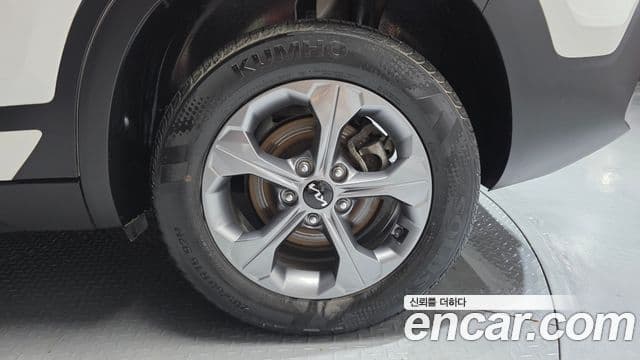 Kia Seltos 2023 — Photo 19/30