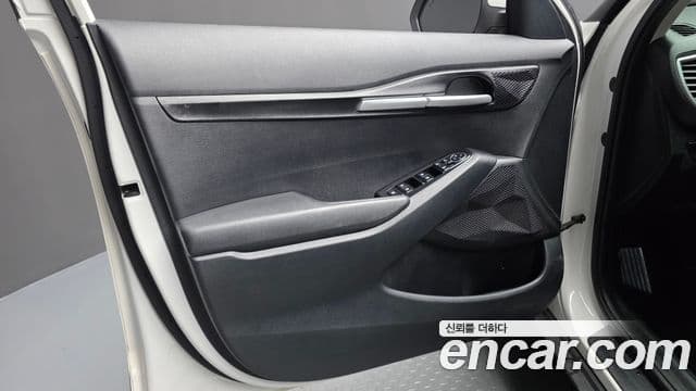 Kia Seltos 2023 — Photo 8/30