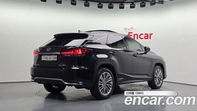 Lexus RX450h 2022 — ფოტო 13/20