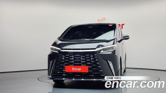 Lexus LM 2025 — Photo 18/34