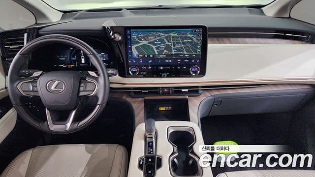 Lexus LM 2025 — Photo 13/34