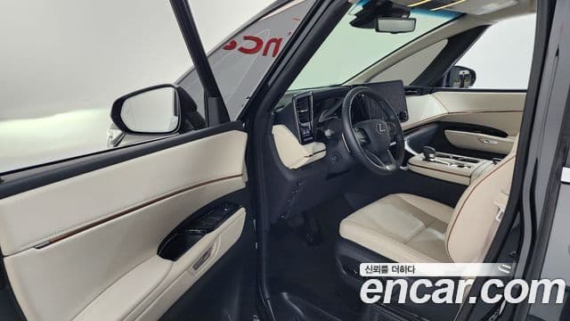Lexus LM 2025 — Photo 31/34