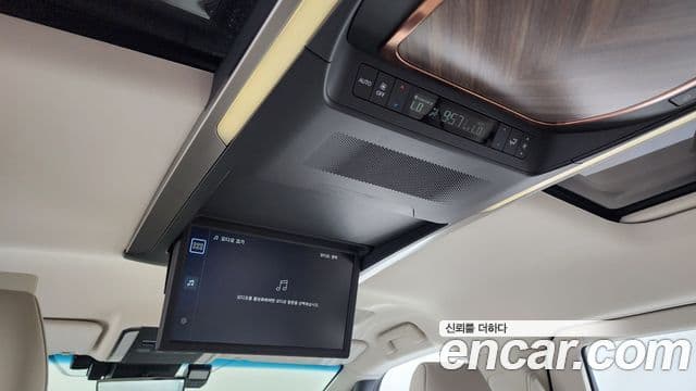 Lexus LM 2025 — Photo 14/34