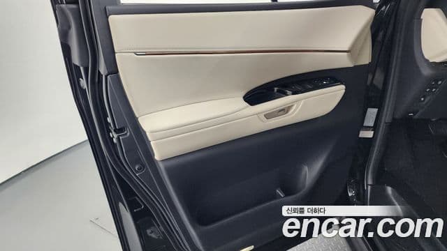Lexus LM 2025 — Photo 17/34