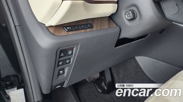 Lexus LM 2025 — Photo 5/34