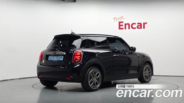 Mini Cooper Electric 2023 — ფოტო 9/30