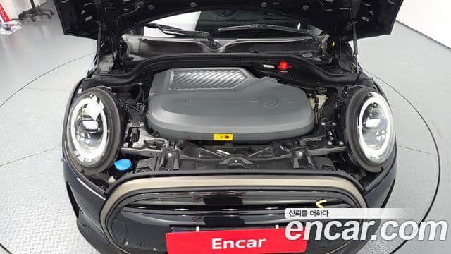 Mini Cooper Electric 2023 — ფოტო 17/30
