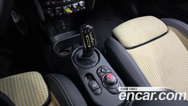Mini Cooper Electric 2023 — ფოტო 18/30