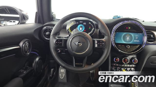 Mini Cooper Electric 2023 — ფოტო 19/30