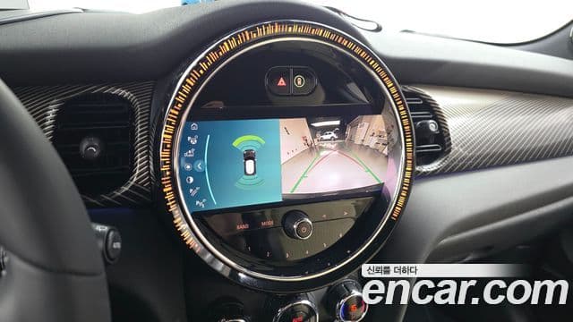 Mini Cooper Electric 2023 — ფოტო 11/30