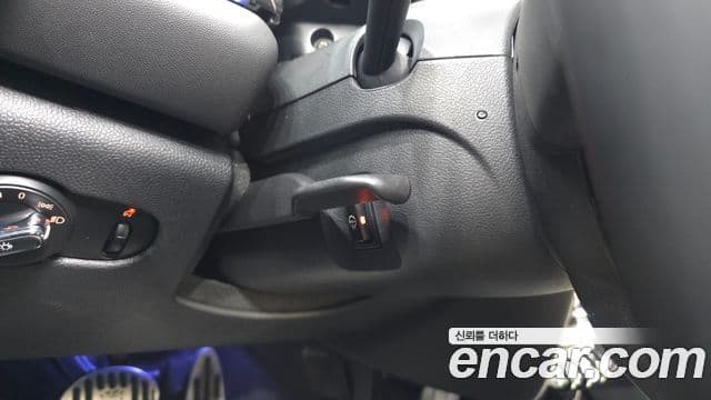 Mini Cooper Electric 2023 — ფოტო 28/30
