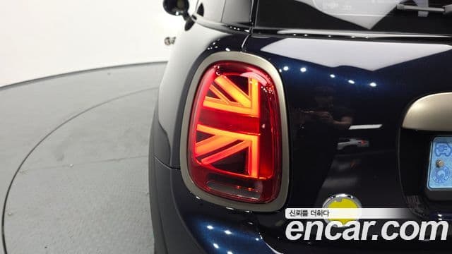 Mini Cooper Electric 2023 — ფოტო 5/30
