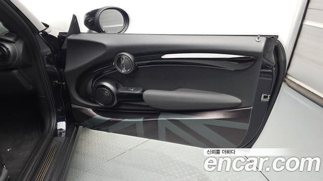Mini Cooper Electric 2023 — ფოტო 14/30