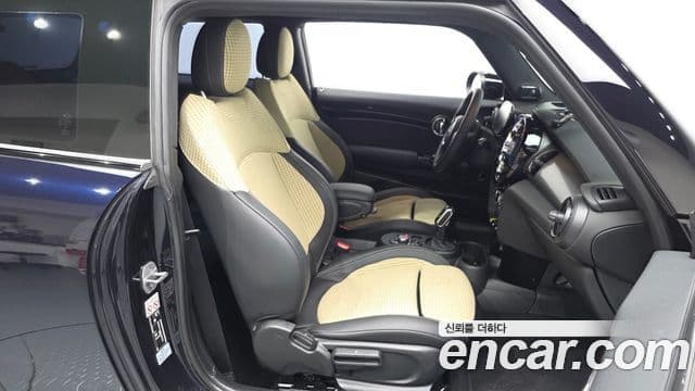 Mini Cooper Electric 2023 — ფოტო 3/30