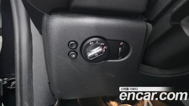 Mini Cooper Electric 2023 — ფოტო 6/30