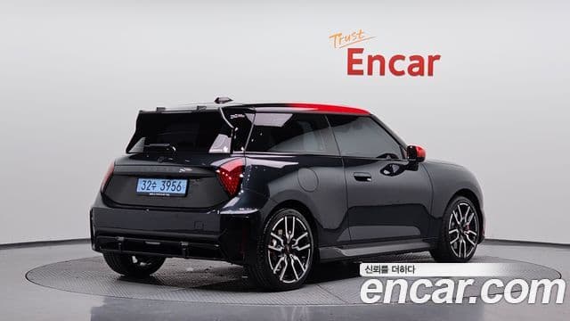 Mini Cooper Electric 2026 — Şəkil 27/30