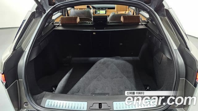 Land Rover Range Rover Velar 2018 — Фото 16/20