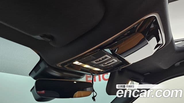 Land Rover Range Rover Velar 2018 — Фото 17/20