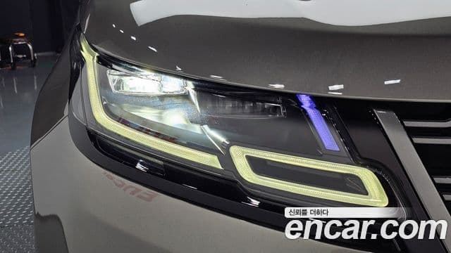 Land Rover Range Rover Velar 2018 — Şəkil 29/39