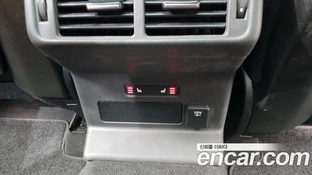 Land Rover Range Rover Velar 2018 — Şəkil 7/39
