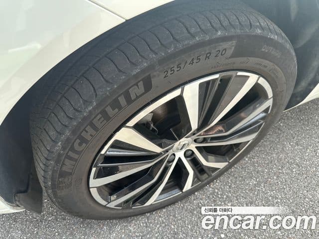 Volvo XC60 2023 — Şəkil 13/15