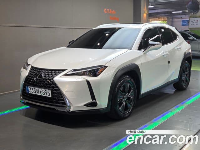 Lexus UX300h 2025 — Фото 10/20