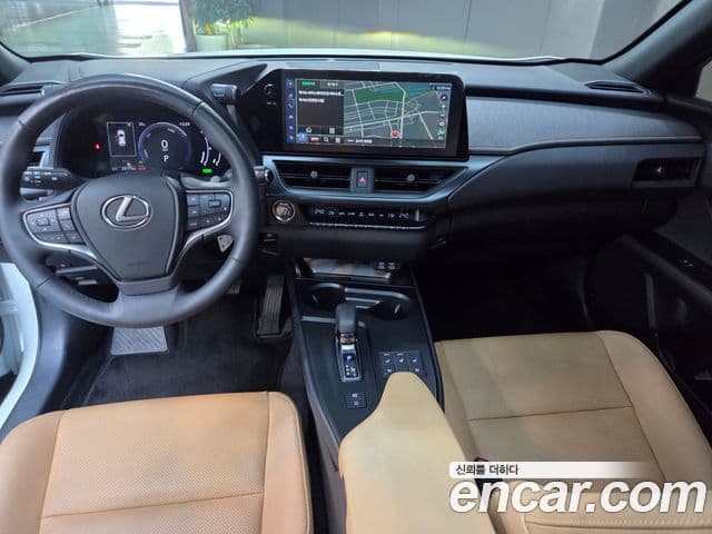 Lexus UX300h 2025 — Фото 5/20