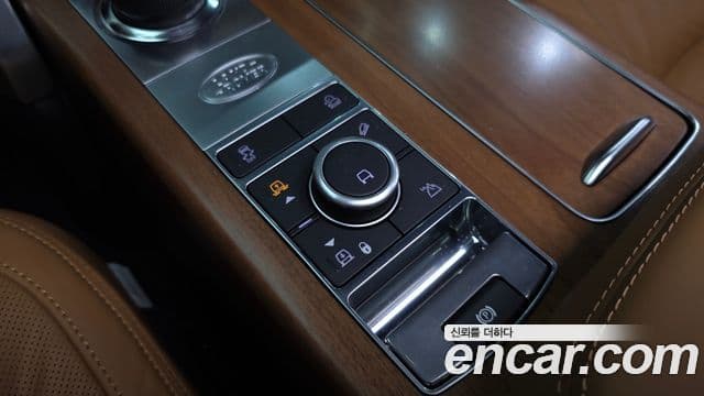 Land Rover Range Rover 2020 — Фото 17/20