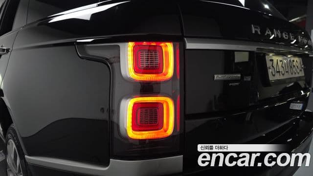 Land Rover Range Rover 2020 — Photo 22/43