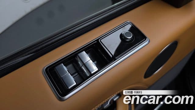 Land Rover Range Rover 2020 — Photo 34/43