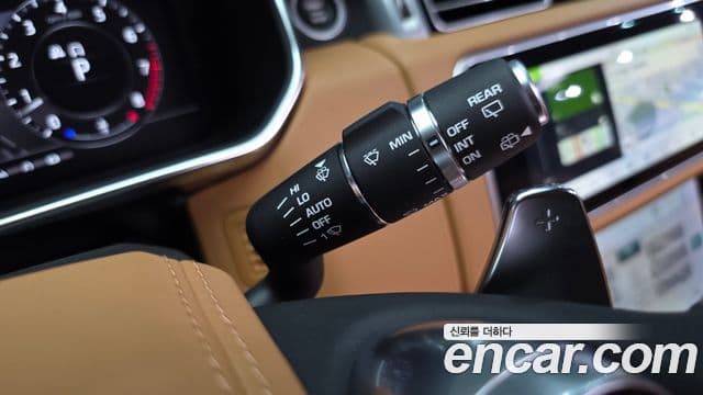 Land Rover Range Rover 2020 — Photo 31/43