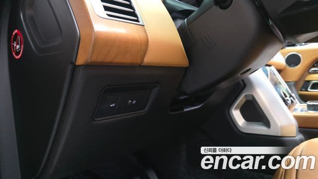 Land Rover Range Rover 2020 — Photo 40/43