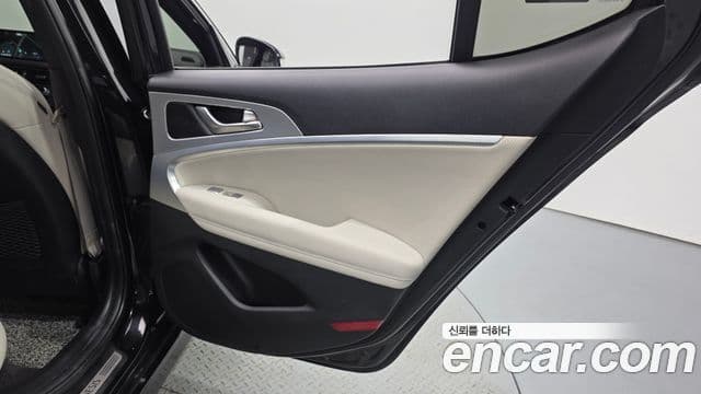 Genesis G70 2021 — ფოტო 23/39